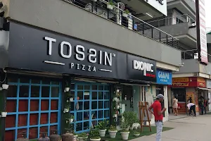 Tossin Pizza Galleria Market DLF Phase 4 | Best Places To Eat in Gurgaon image