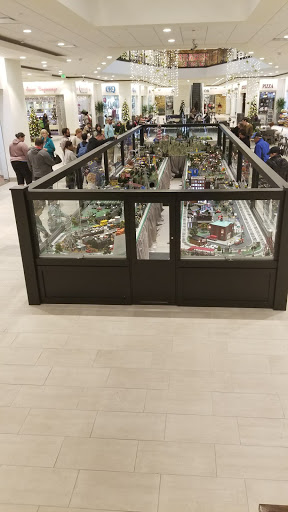 Shopping Mall «The Shops At Kenilworth», reviews and photos, 800 Kenilworth Dr, Towson, MD 21204, USA