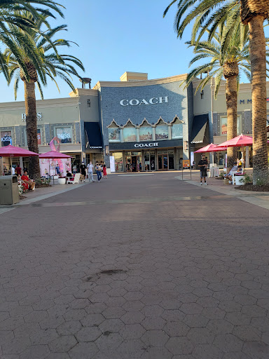 Fashion Accessories Store «Michael Kors», reviews and photos, 100 Citadel Dr #456, Commerce, CA 90040, USA