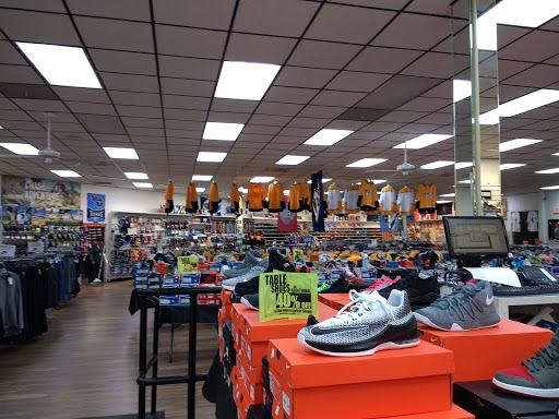 Shoe Store «Sport Seasons», reviews and photos, 56 White Bridge Pike, Nashville, TN 37205, USA