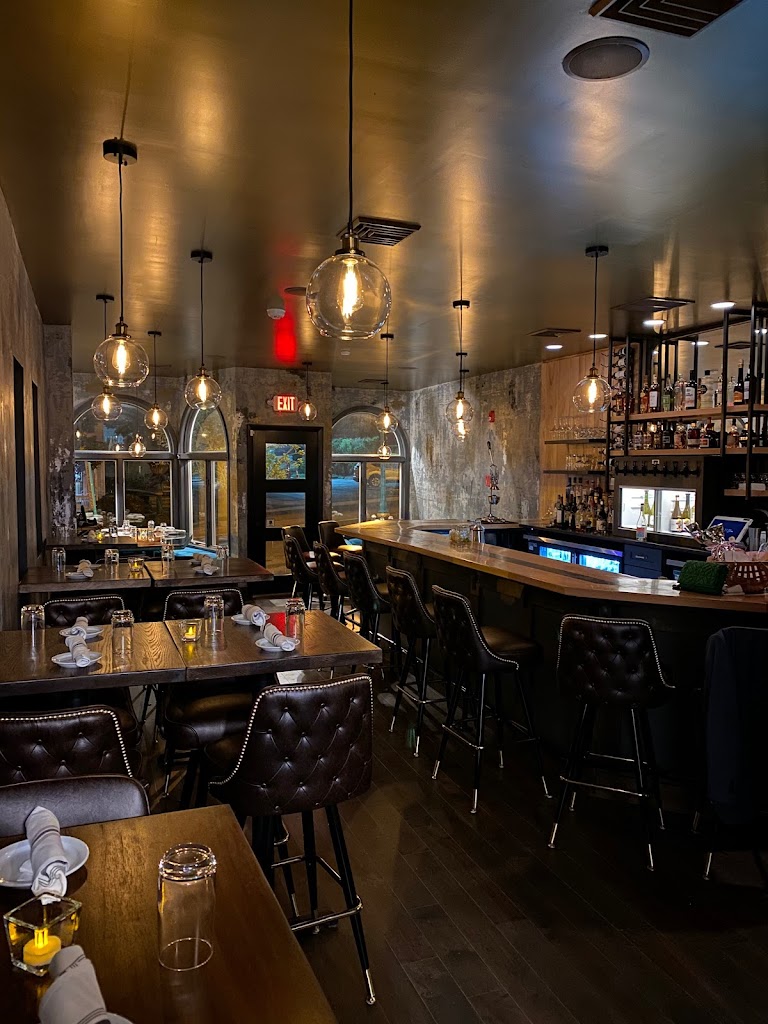 Pearl Wine Bar 06405