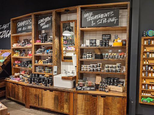Cosmetics Store «Lush», reviews and photos, 112 E Broadway, Bloomington, MN 55425, USA