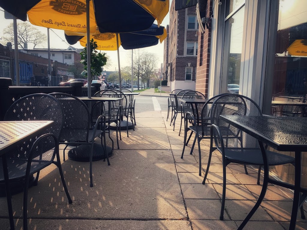 Rice N Roll Bistro 53202