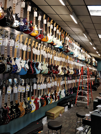Music Store «Guitar Center», reviews and photos, 8 Garet Pl, Commack, NY 11725, USA
