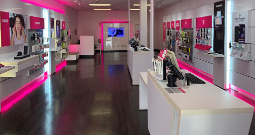 Cell Phone Store «T-Mobile», reviews and photos, 490 Lincoln St, Worcester, MA 01605, USA