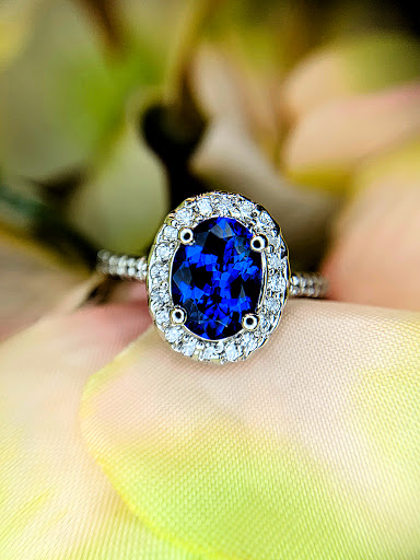 Jewelry Store «Pearce Jewelers», reviews and photos, 41 Glen Rd, West Lebanon, NH 03784, USA