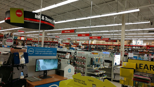 Staples, 840 Jackson Ave, Grand Haven, MI 49417, USA, 
