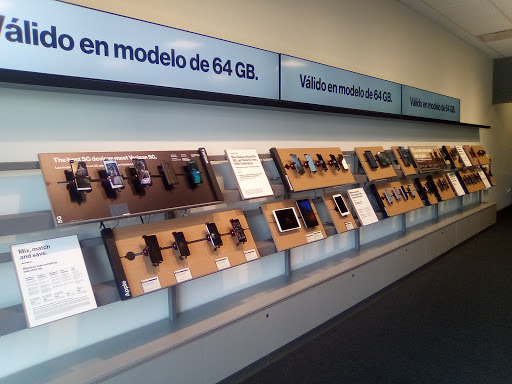 Cell Phone Store «Verizon», reviews and photos, 15749 Farm to Market Rd 529, Houston, TX 77095, USA