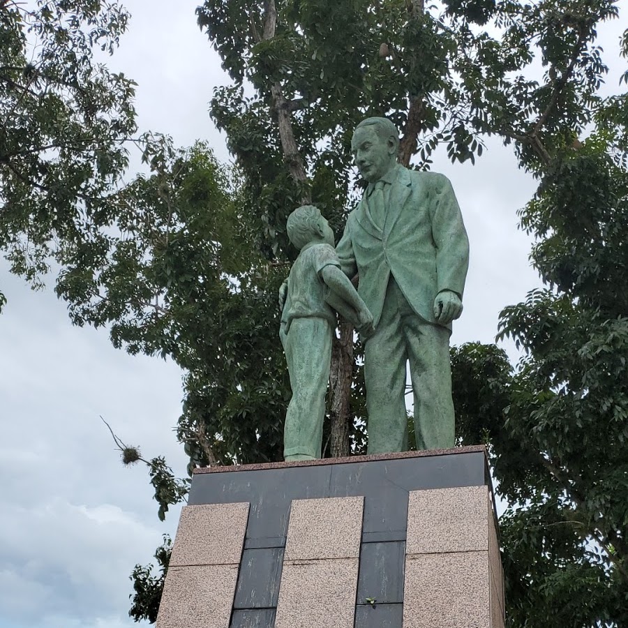 Monumento a Luis Muñoz Marín