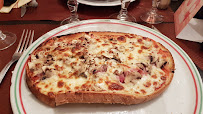 Pizza du Pizzeria Favina à Tournan-en-Brie - n°10