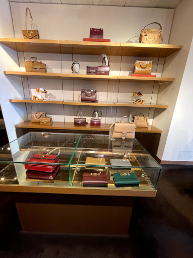 Boutique «Gucci Outlet», reviews and photos, 3939 S Interstate Hwy 35 #1050, San Marcos, TX 78666, USA