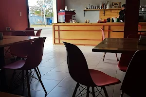 La Fábrica Café y Tostaduría image