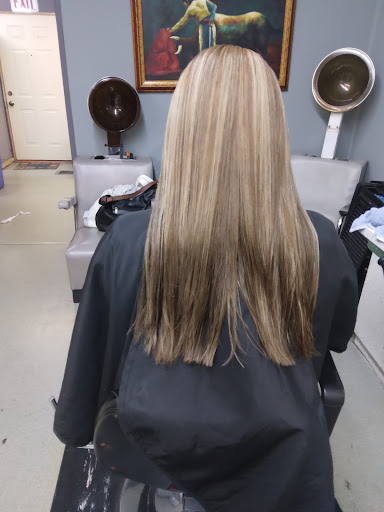 Beauty Salon «Macarena Hair Care Salon», reviews and photos, 4450 E 10th St, Indianapolis, IN 46201, USA