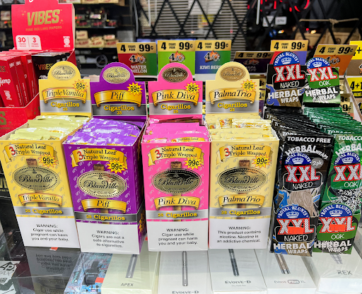 Tobacco Shop «Naga smoke shop», reviews and photos, 7540 N Dale Mabry Hwy, Tampa, FL 33614, USA