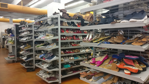 Thrift Store «Goodwill Store», reviews and photos, 23740 El Toro Rd e, Lake Forest, CA 92630, USA