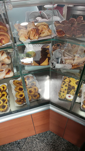 Pastry Cafe Crislita no Monte Real, Leiria
