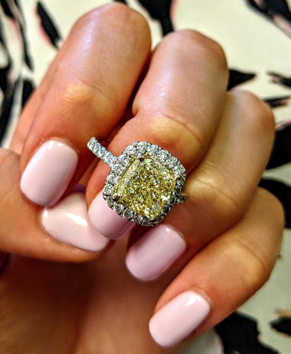 Jewelry Store «Pearce Jewelers», reviews and photos, 41 Glen Rd, West Lebanon, NH 03784, USA