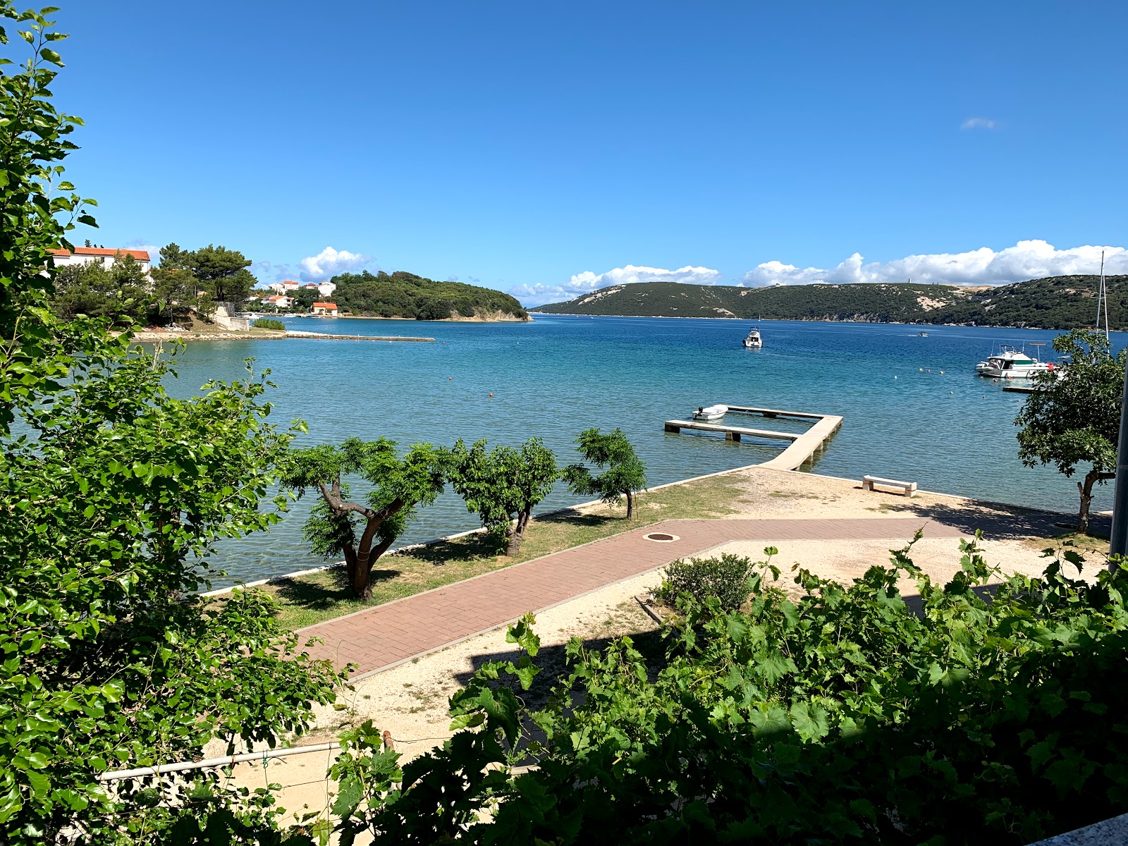 Foto von Beach Supetarska Draga - empfohlen für Familienreisende mit Kindern