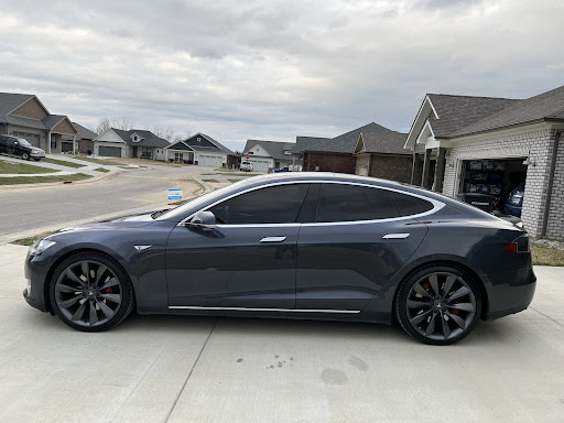 Auto Repair Shop «Oxmoor Collision Repair Center», reviews and photos, 11505 Electron Dr, Louisville, KY 40299, USA