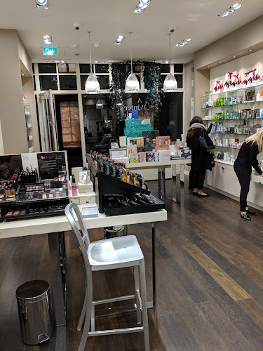 Reviews of Space NK Covent Garden in London - Cosmetics store