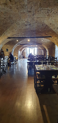 Atmosphère du Restaurant La cave des saveurs à Roquefort-sur-Soulzon - n°6