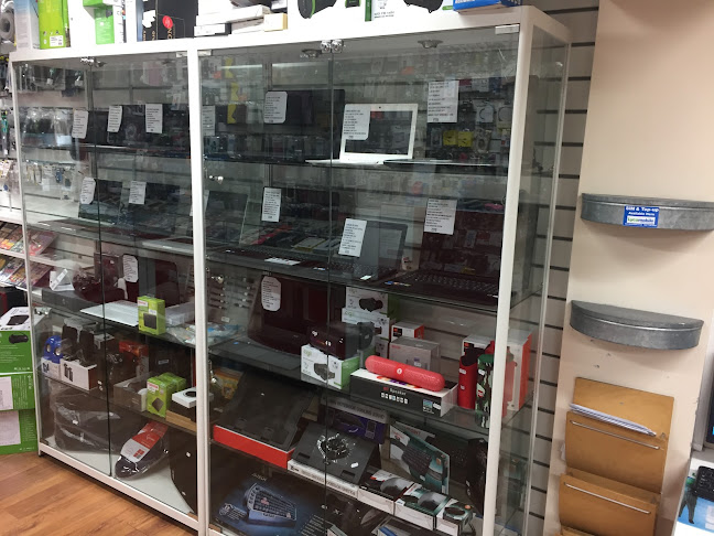 Reviews of Hardware Communication Ltd in Brighton - Cell phone store