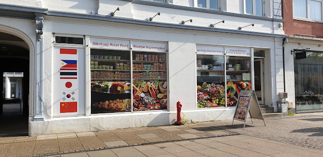 Kommentarer og anmeldelser af Silkeborg Asian Food