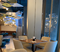 Summit Grill & Skybar Woodhill photo
