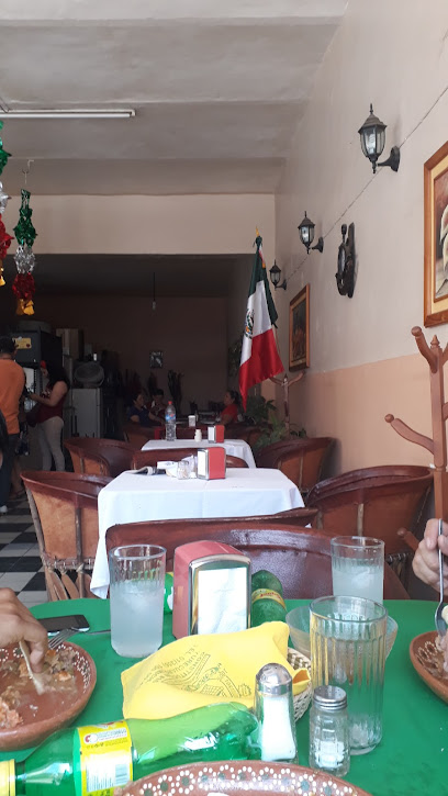 Restaurant La Abejita Maya - de favor añadir un numero de telefono, Justo Mendoza 47, Centro, 59250 Yurécuaro, Mich., Mexico