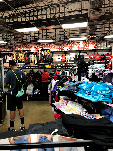 Clothing Store «Zumiez», reviews and photos, 3000 Grapevine Mills Pkwy #606, Grapevine, TX 76051, USA