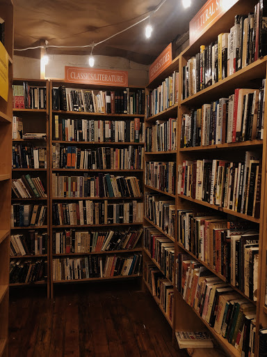 Used Book Store «Winding Way Books At Gallery», reviews and photos, 106 W Chestnut St, Lancaster, PA 17603, USA