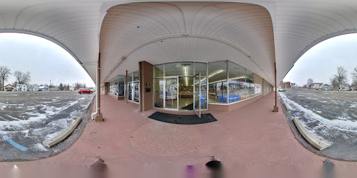 Discount Store «Discount Warehouse of Warsaw», reviews and photos, 510 E Market St, Warsaw, IN 46580, USA