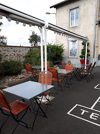 Atmosphère du Restaurant français Auberge L'Ecole à Saint-Martin-Lestra - n°3