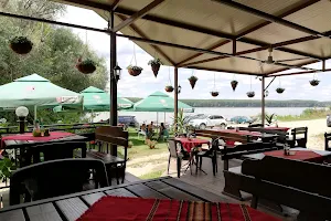 Ресторант край Реката image