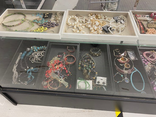 Thrift Store «GRACEful Buys», reviews and photos, 700 W Euless Blvd, Euless, TX 76040, USA