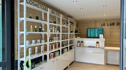 Le Lab du Bonheur CBD Chamonix - Magasin de CBD et Salon de Massage à Chamonix-Mont-Blanc