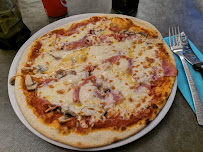 Pizza du Restaurant italien le RIVA à Aix-les-Bains - n°3