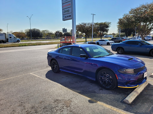 Car Dealer «Lone Star Chrysler Dodge Jeep Ram», reviews and photos, 8811 I-35, San Antonio, TX 78211, USA