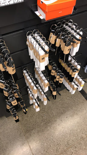 Clothing Store «Nike Factory Store», reviews and photos, 4760 Baldwin Rd M125, Auburn Hills, MI 48326, USA