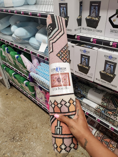 Variety Store «Five Below», reviews and photos, 3269 Donnell Dr, District Heights, MD 20747, USA