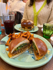 Plats et boissons du Restaurant de hamburgers Bomaye Burger à Paris - n°13