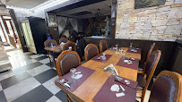 Atmosphère du Restaurant de grillades Nostalgie Grill à Clichy-sous-Bois - n°5