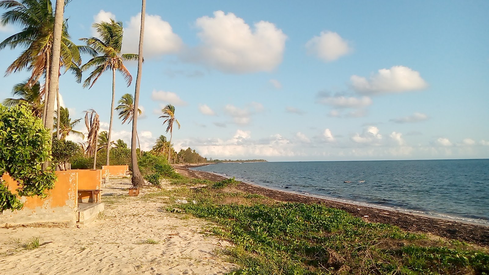 Photo de Kambini Beach zone des équipements