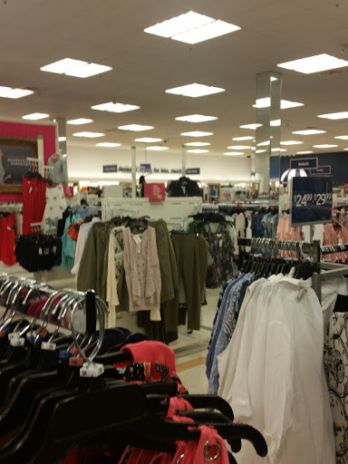 Department Store «Marshalls», reviews and photos, 2650 Sunrise Hwy, East Islip, NY 11730, USA