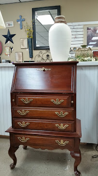 Classic Home Consignment - Photo 8 - Car repair in Champaign, IL, Champaign