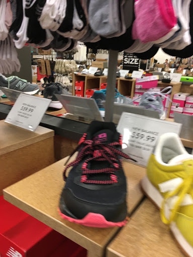 Shoe Store «DSW Designer Shoe Warehouse», reviews and photos, 7616 Farm to Market 1960 Rd W, Houston, TX 77069, USA