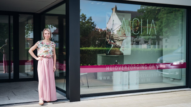 Schoonheidsspecialiste Aïcha - Oostende