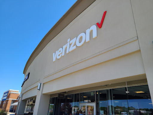 Cell Phone Store «Verizon», reviews and photos, 1950 E Greyhound Pass #14, Carmel, IN 46033, USA