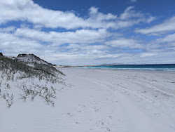 Foto di Tagon Beach zona selvaggia