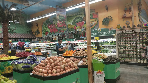 Supermarket «Vallarta Supermarkets», reviews and photos, 19725 Vanowen St, Winnetka, CA 91306, USA